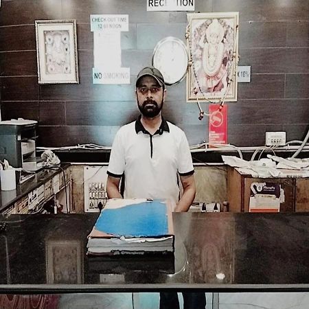 Hotel International Neelam Near New Delhi Railway Station Нью-Делі Екстер'єр фото