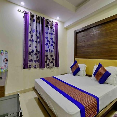 Hotel International Neelam Near New Delhi Railway Station Нью-Делі Екстер'єр фото