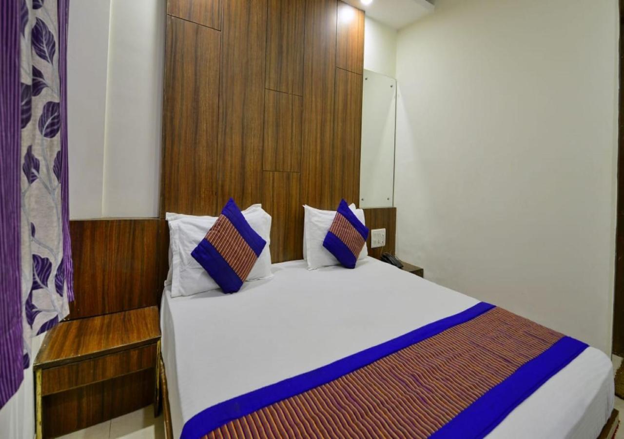 Hotel International Neelam Near New Delhi Railway Station Нью-Делі Екстер'єр фото