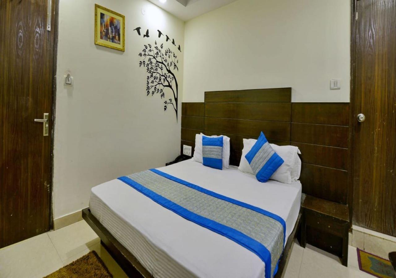 Hotel International Neelam Near New Delhi Railway Station Нью-Делі Екстер'єр фото