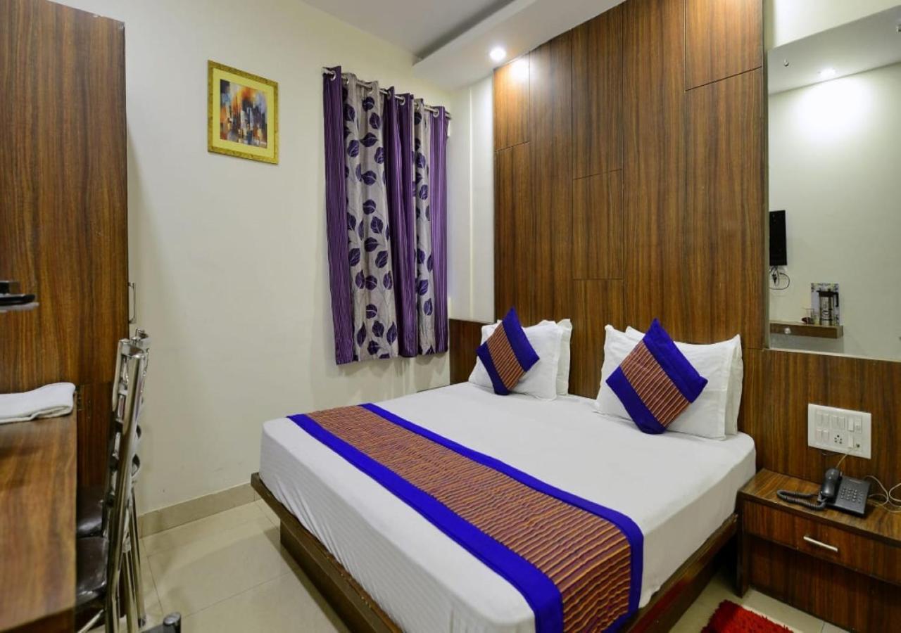 Hotel International Neelam Near New Delhi Railway Station Нью-Делі Екстер'єр фото