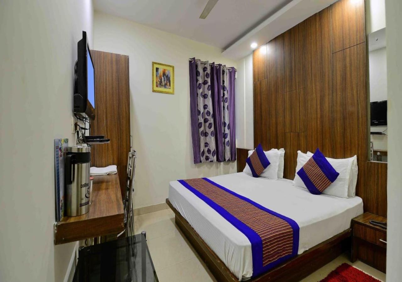 Hotel International Neelam Near New Delhi Railway Station Нью-Делі Екстер'єр фото