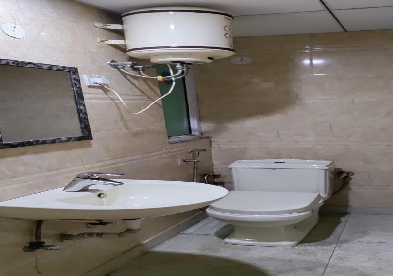 Hotel International Neelam Near New Delhi Railway Station Нью-Делі Екстер'єр фото