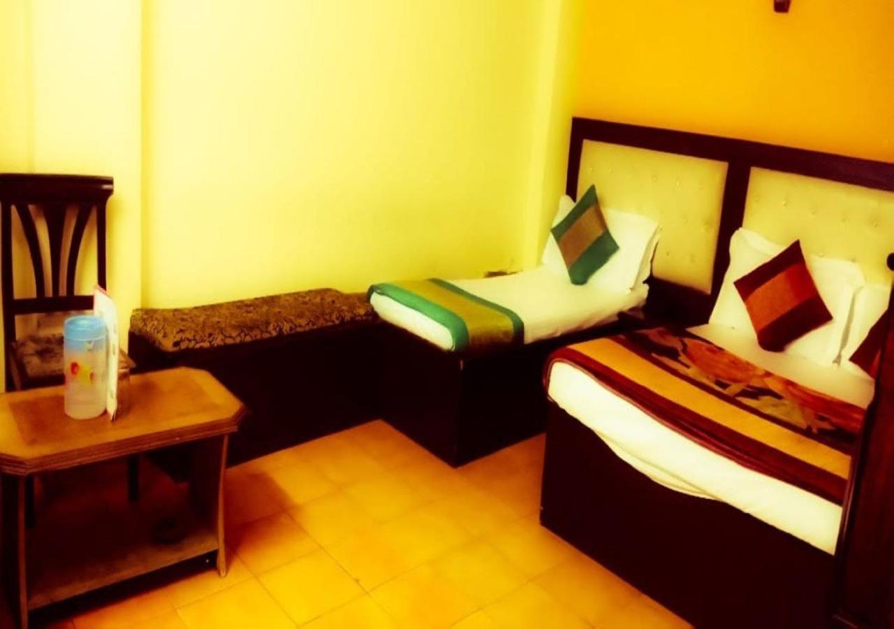 Hotel International Neelam Near New Delhi Railway Station Нью-Делі Екстер'єр фото