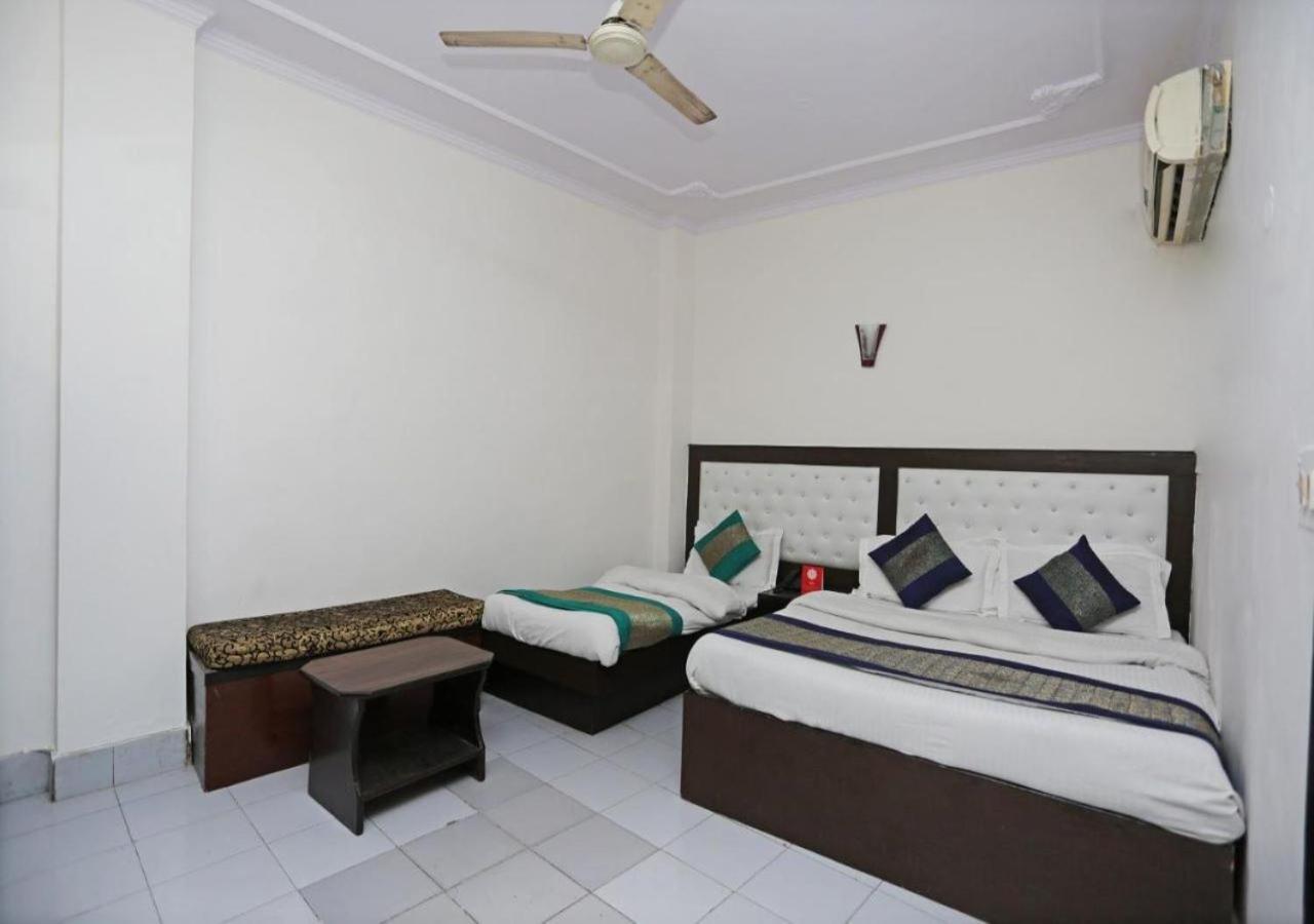 Hotel International Neelam Near New Delhi Railway Station Нью-Делі Екстер'єр фото