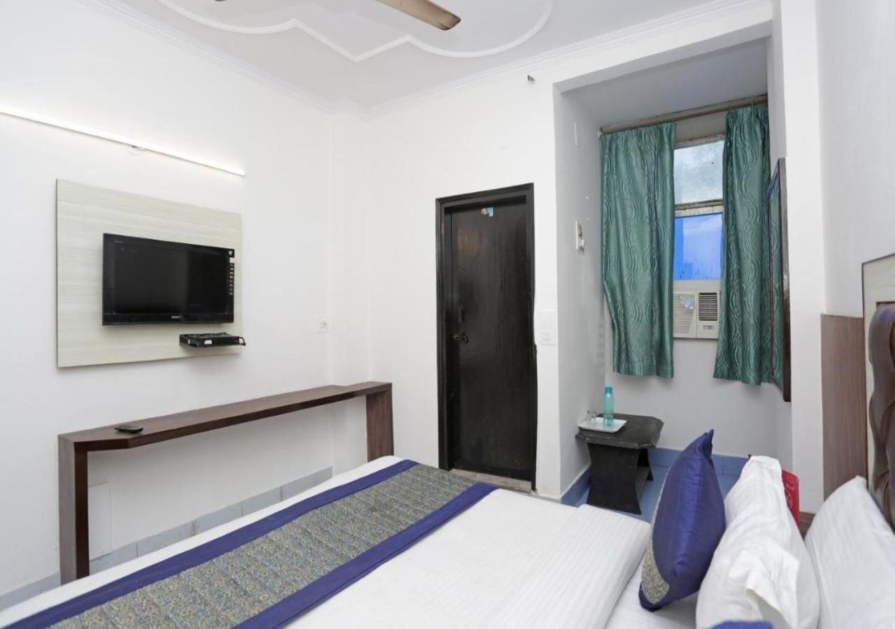 Hotel International Neelam Near New Delhi Railway Station Нью-Делі Екстер'єр фото