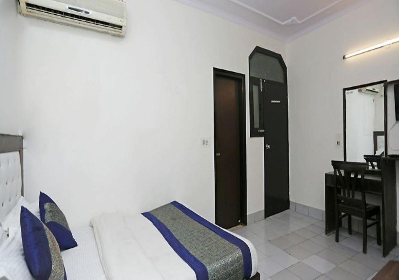 Hotel International Neelam Near New Delhi Railway Station Нью-Делі Екстер'єр фото