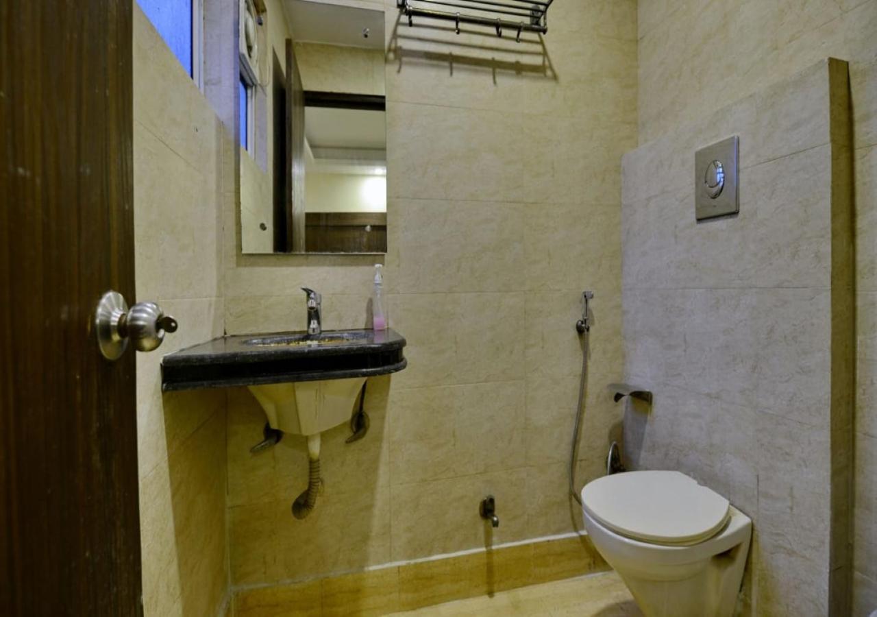 Hotel International Neelam Near New Delhi Railway Station Нью-Делі Екстер'єр фото